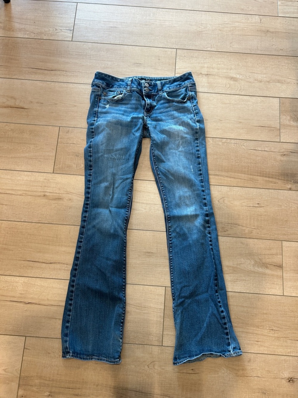 American Eagle Outfitters Blue Denim Flare Jeans size 4 long stretch